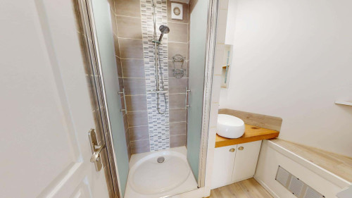 Room in Avenue Philippe Lebon, Toulon for 73 m² with 4 bedrooms