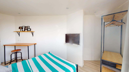 Room in Avenue Philippe Lebon, Toulon for 73 m² with 4 bedrooms - Gallery - 19