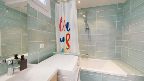 Room in Chemin de la Pomme, Tassin-la-Demi-Lune for 111 m² with 4 bedrooms - Gallery - 2