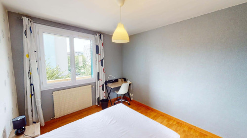 Room in Rue Marius Riollet, Grenoble for 90 m² with 4 bedrooms