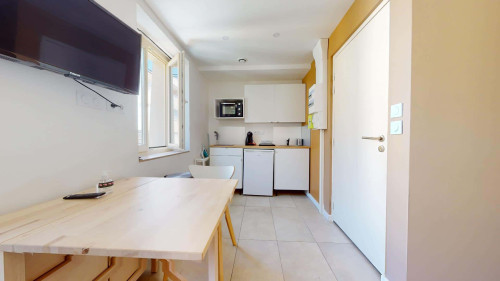 Apartment in Rue Jouffroy, Saint-Étienne for 16 m²