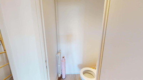 Room in Avenue des Thébaudières, Saint-Herblain for 45 m² with 2 bedrooms