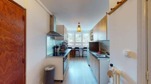 Room in Avenue des Thébaudières, Saint-Herblain for 45 m² with 2 bedrooms