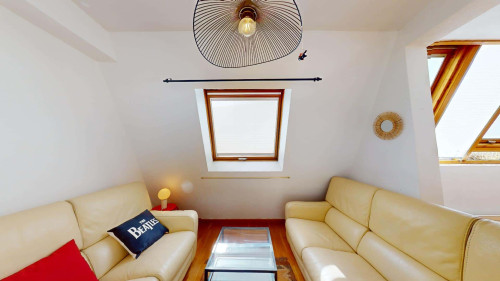 Room in Rue Henri Faisans, Pau for 95 m² with 4 bedrooms