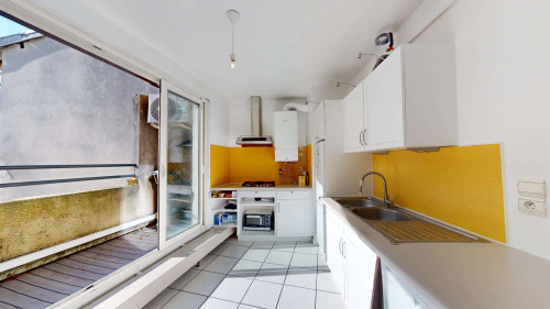 Room in Rue Henri Faisans, Pau for 95 m² with 4 bedrooms