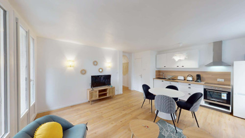 Room in Rue Docteur Calmette, Grenoble for 67 m² with 4 bedrooms - Gallery - 17