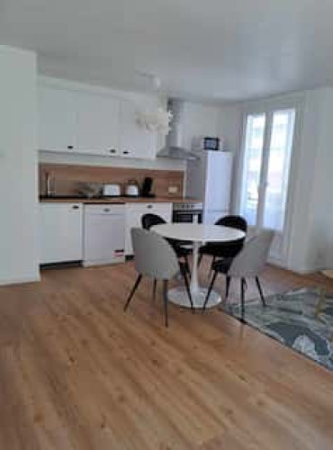 Room in Rue Docteur Calmette, Grenoble for 67 m² with 4 bedrooms