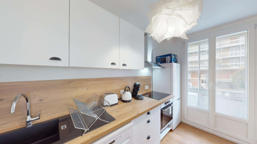 Room in Rue Docteur Calmette, Grenoble for 67 m² with 4 bedrooms - Gallery - 23