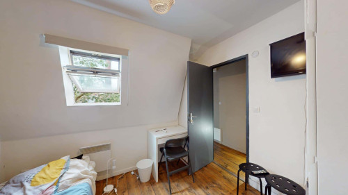 Room in Rue du Collège, Roubaix for 140 m² with 8 bedrooms