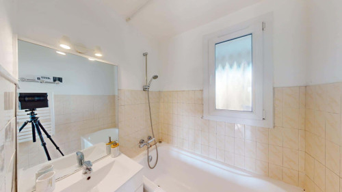 Room in Rue Emile Zola, Saint-Martin-d'Hères for 60 m² with 3 bedrooms - Gallery - 7