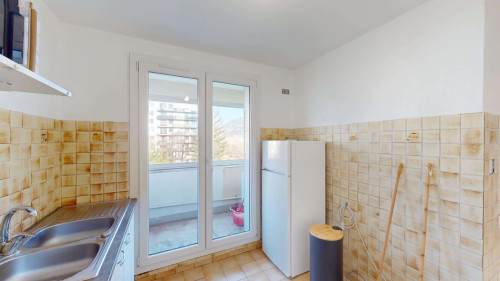 Room in Rue Emile Zola, Saint-Martin-d'Hères for 60 m² with 3 bedrooms - Gallery - 13