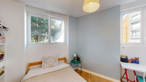 Room in Rue Auguste Kervern, Brest for 153 m² with 8 bedrooms