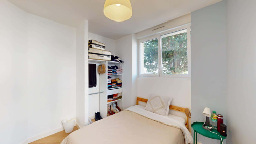 Room in Rue Auguste Kervern, Brest for 153 m² with 8 bedrooms
