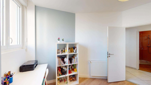 Room in Rue Auguste Kervern, Brest for 153 m² with 8 bedrooms