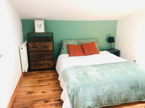 Room in Rue de la Tourgarnier, Angoulême for 132 m² with 5 bedrooms