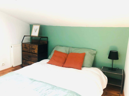 Room in Rue de la Tourgarnier, Angoulême for 132 m² with 5 bedrooms
