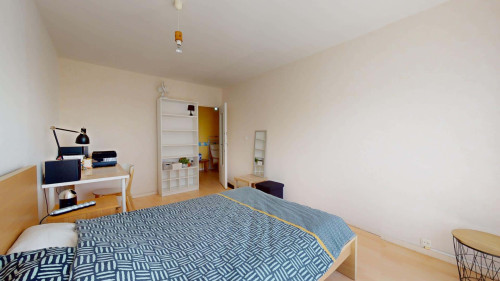 Room in Rue de Guingamp, Saint-Herblain for 80 m² with 4 bedrooms - Gallery - 16