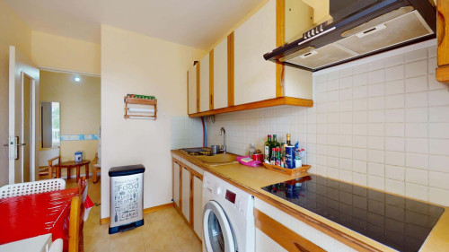 Room in Rue de Guingamp, Saint-Herblain for 80 m² with 4 bedrooms