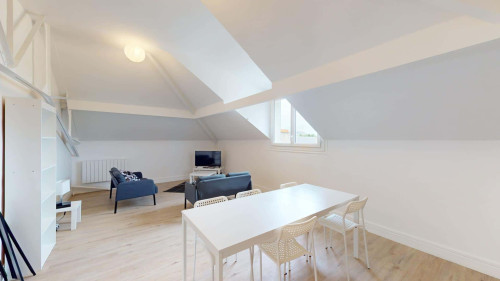 Room in Rue Jean Alexandre, Poitiers for 78 m² with 3 bedrooms