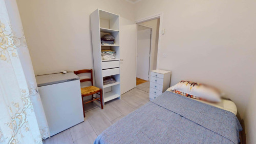 Room in Rue Président Salvador Allende, Vénissieux for 80 m² with 3 bedrooms