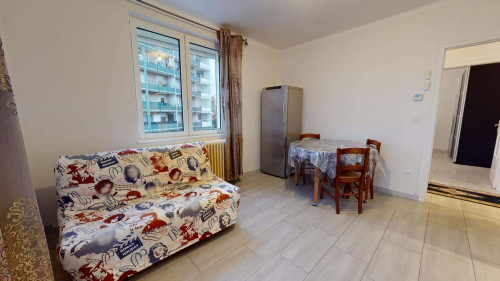 Room in Rue Président Salvador Allende, Vénissieux for 80 m² with 3 bedrooms - Gallery - 14