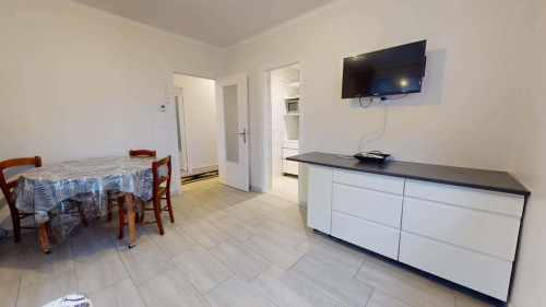 Room in Rue Président Salvador Allende, Vénissieux for 80 m² with 3 bedrooms - Gallery - 15