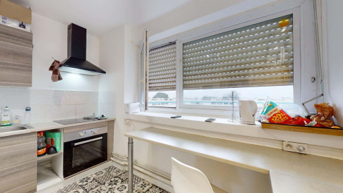Room in Rue d'Agen, Saint-Herblain for 85 m² with 4 bedrooms