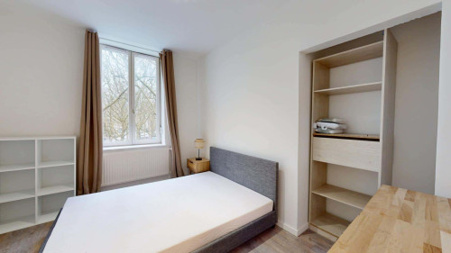 Room in Rue de la Halle, Roubaix for 71 m² with 3 bedrooms