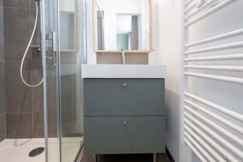 Room in Rue Calixte Camelle, Talence for 178 m² with 10 bedrooms - Gallery - 24
