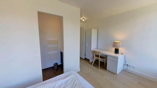 Room in Rue Calixte Camelle, Talence for 178 m² with 10 bedrooms - Gallery - 21