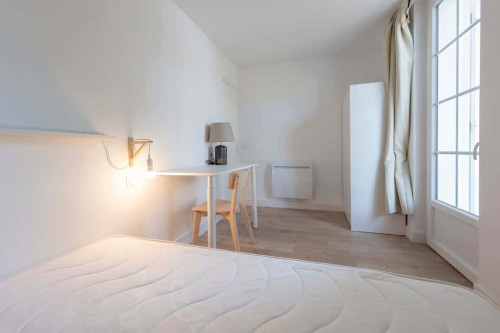 Room in Rue Calixte Camelle, Talence for 178 m² with 10 bedrooms