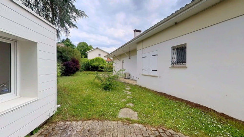 Apartment in Rue Calixte Camelle, Talence for 29 m² with 2 bedrooms - Gallery - 4