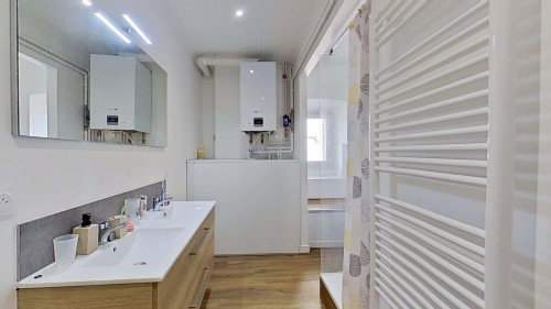Room in Rue Saunière, Valence for 161 m² with 7 bedrooms - Gallery - 6