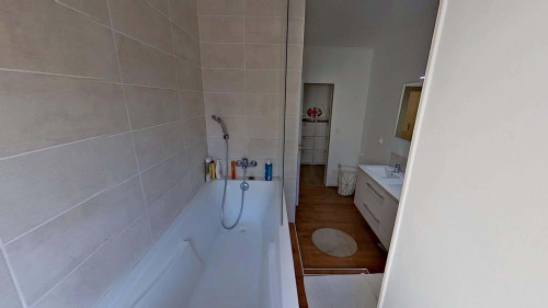 Room in Rue Saunière, Valence for 161 m² with 7 bedrooms - Gallery - 9