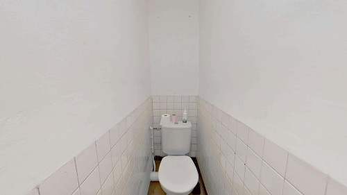 Room in Rue Saunière, Valence for 161 m² with 7 bedrooms