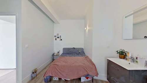 Room in Rue Saunière, Valence for 161 m² with 7 bedrooms - Gallery - 22