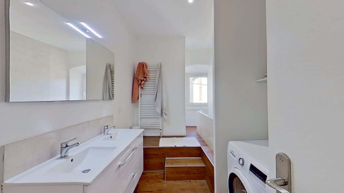 Room in Rue Saunière, Valence for 161 m² with 7 bedrooms - Gallery - 10