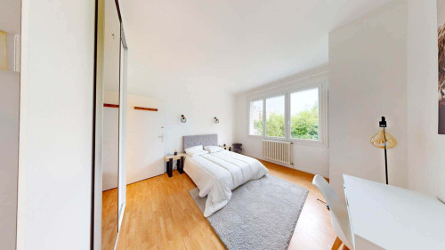 Room in Boulevard Auguste Pageot, Nantes for 430 m² with 15 bedrooms