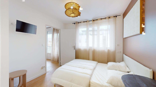Chambre 2 - COURS SAINT LAUD B