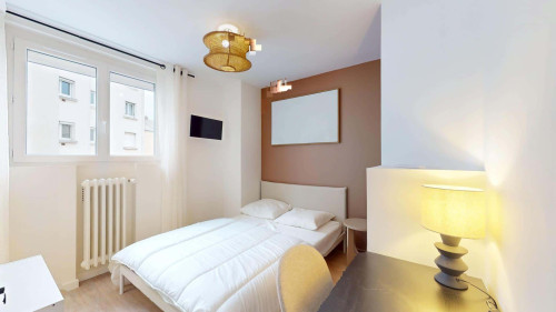 Chambre 4 - COURS SAINT LAUD B