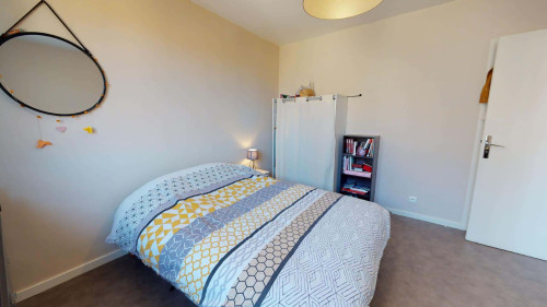 Room in Rue Victor Hugo, Clermont-Ferrand for 102 m² with 4 bedrooms