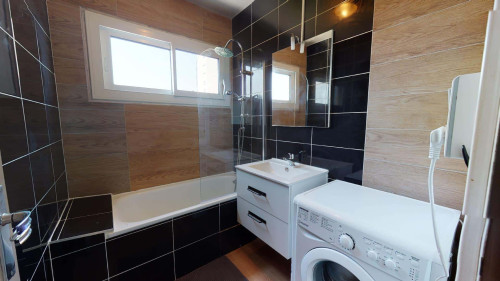 Room in Avenue Maurice Thorez, Vénissieux for 89 m² with 4 bedrooms - Gallery - 7