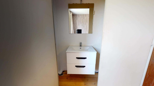 Room in Avenue Maurice Thorez, Vénissieux for 89 m² with 4 bedrooms - Gallery - 18
