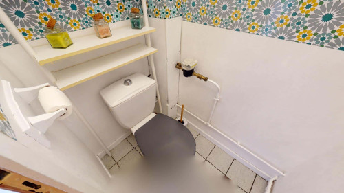 Room in Avenue Jacques Duclos, Vénissieux for 66 m² with 3 bedrooms