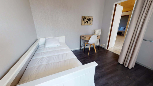 Room in Avenue Jacques Duclos, Vénissieux for 66 m² with 3 bedrooms - Gallery - 18