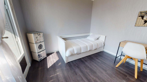 Room in Avenue Jacques Duclos, Vénissieux for 66 m² with 3 bedrooms - Gallery - 19