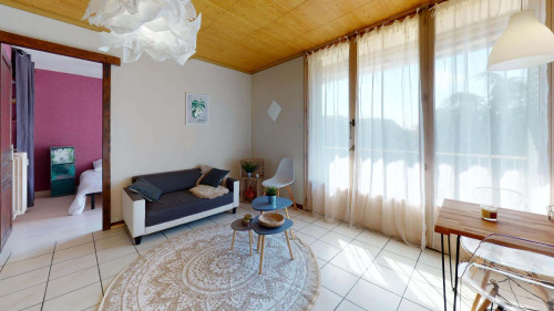 Room in Avenue Jacques Duclos, Vénissieux for 66 m² with 3 bedrooms