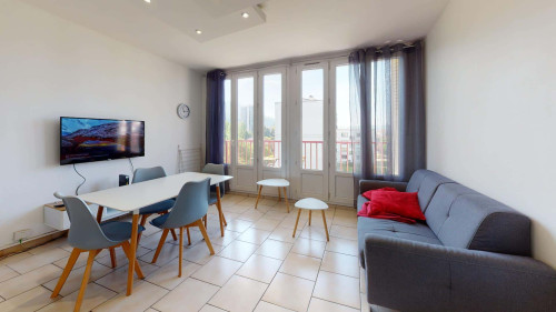 Room in Avenue Gabriel Péri, Saint-Martin-d'Hères for 71 m² with 4 bedrooms