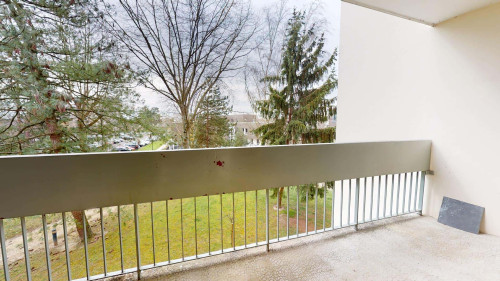 Room in Place Jules Verne, Angers for 79 m² with 4 bedrooms