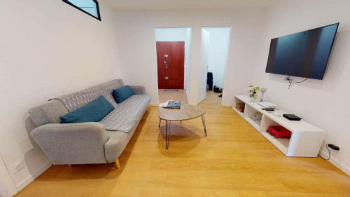 Room in Place Jules Verne, Angers for 79 m² with 4 bedrooms